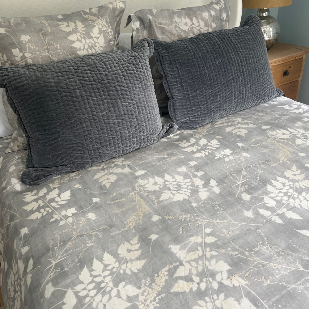 Brand New, Never Used Pottery Barn Gray and Cream Floral Duvet and Shams